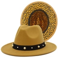 Detailansicht des Fedora-Huts mit Perlenband und Leopardenmuster-Futter auf Wollfilz - Khaki
