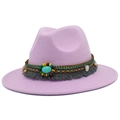 Détail du chapeau fedora lilas avec perles turquoise et garniture ethnique tissée - Mauve Clair