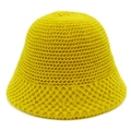 Primer plano de un gorro de punto amarillo con detalles de tejido de rombos huecos - Talla única / Amarillo