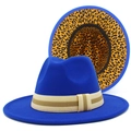 Detalle de sombrero de lana azul real con banda tejida y forro con estampado de leopardo - Talla única / Azul Zafiro