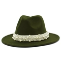Détail du chapeau fedora en laine vert foncé avec bande décorative en perles blanches - Taille unique / Vert Militaire