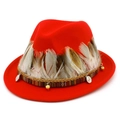 Cappello fedora rosso in lana con piume in stile bohémien e fascia etnica tessuta - Taglia unica / Rosso
