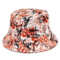 Vue détaillée du motif graffiti de style urbain sur le chapeau bob en toile - Blanc avec éclaboussures rouge noir (6#)
