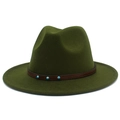Détail du chapeau fedora en laine vert olive avec ruban cuir et clous turquoise - Vert Militaire