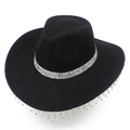 Detalle de sombrero vaquero negro con flecos de diamantes de imitación y banda de lentejuelas plata - Negro