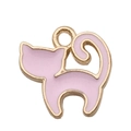 Detailansicht des rosa Katzenanhängers aus Legierung mit Goldrand und Emaille für DIY-Schmuck - Rosa Katze mit gewölbtem Rücken-9935