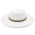 Klassischer weißer Fedora Hut mit goldener Kette und breiter 10cm Krempe für Damen - Weiß