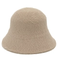 Primer plano del gorro de pescador de piel sintética beige con textura de felpa gruesa - Talla única / Caqui