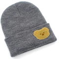 Dettaglio del berretto in maglia grigio con toppa a forma di orso giallo e ricami fini - Taglia unica / Grigio Melange