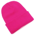 Dettaglio della trama a costine su un berretto invernale magenta con risvolto - Rosa Rosso