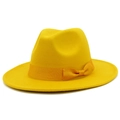 Klassischer hellgelber Fedora-Hut mit passender Schleife für Hochzeiten und Fotografie - Einheitsgröße / Gelb