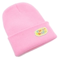Détail d'un bonnet en maille rose avec écusson brodé Cute Day en forme de nuage - Rose