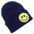Détail du bonnet en maille bleu marine avec un écusson smiley à paillettes sur le bord plié - Bleu marine