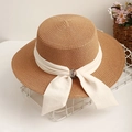 Cappello di paglia a testa piatta con nastro crema e fibbia di cristallo per la spiaggia - Marrone