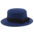 Dettaglio di un cappello di paglia blu navy con trama fine e fiocco in gros-grain nero - Blu scuro