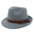 Chapeau Fedora gris clair classique avec ceinture en cuir marron gaufré pour un style vintage - Taille unique / Gris