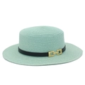 Dettaglio di cappello in paglia verde menta con trama intrecciata e cinturino nero con fibbia oro - Taglia unica / Verde Menta