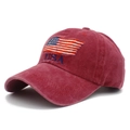 Berretto da baseball in cotone lavato bordeaux con bandiera USA ricamata e scritta USA - Taglia unica / Rosso