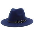 Dettaglio cappello fedora blu scuro con anelli metallici argentati su cinturino in pelle - Taglia unica / Blu scuro