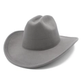 Gros plan détaillé d'un chapeau de cowboy en feutre gris avec coutures de bord renforcées - Gris