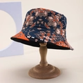 Omkeerbare vissershoed met vintage geometrisch patroon op een houten standaard - Donkerblauw Oranje Geometrisch (Kleur Twee)