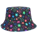 Cappello a secchiello con stelle colorate a sfumatura neon su sfondo nero - Taglia unica / Stella Nera (Come Mostrato)