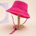 Lightweight rose red quick-dry bucket hat with adjustable chin strap for sun protection - One Size / Rose Red