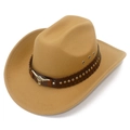 Dettaglio cappello cowboy kaki in feltro con testa di toro in argento e borchie metalliche - Taglia unica / Cachi