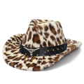 Dettaglio del cappello jazz leopardato con fascia in pelle e testa di toro in metallo - Leopardo Classico