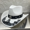Weißer geflochtener Western-Cowboyhut mit Schlangenmuster und silbernem Pferde-Emblem - Einheitsgröße / Weiß