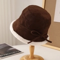 Sombrero tipo pescador de ante marrón con ala de pelo sintético y detalle de lazo - Talla única / café
