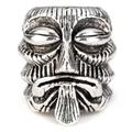 Vue détaillée d'une perle en alliage visage Tiki argenté avec relief gaufré rétro - Style Tête d'Ancien Viking
