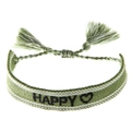 Dettaglio del braccialetto intrecciato verde con scritta HAPPY nera e ricamo a cuore - Verde (HAPPY)