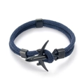 Détail du bracelet en paracorde tressée bleu foncé avec un fermoir avion en métal noir - Avion Noir Corde Bleu Profond