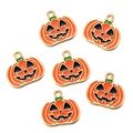 Set van zes oranje emaille pompoenhangers met gouden lussen voor DIY-sieraden maken - Gouden Pompoenhanger