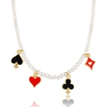 Collar de perlas chic con colgantes de póquer de picas, corazones, tréboles y diamantes - Estilo Perla