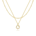 Dettaglio della collana dorata a due strati con ciondoli stella luna e zirconi chiari - Stile Anello Stella e Luna (0122)