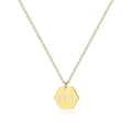 Detail van de 18K gouden zeshoekige hanger met opengewerkt 444 engelgetal-ontwerp - Goud 444