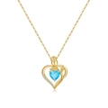 Detail van 18K gouden hart ketting met blauwe edelsteen en fijn rozenontwerp erop - Maart