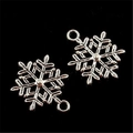 Silberne Schneeflocken Anhänger aus Legierung für DIY Weihnachtsschmuck Ketten - Schneeflocken-Stil (A6401)