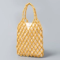 Gelbe Holzperlen-Handtasche im Cut-Out-Design mit weißem Tunnelzug-Inlay aus Canvas - Erdgelb