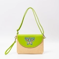 Bolso bandolera de paja bohemio con solapa de cuero verde y adorno de mariposa de cuentas - Estilo Mariposa(ES230005-12) / Verde Fruta