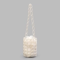 Handgefertigte weiße Perlenbeuteltasche mit Kordelzugfutter und langem Schultergurt - 12x12x18cm / Perlweiß