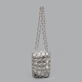 Silberne Perlen-Eimertasche mit Metallring-Weberei und passender Innentasche - 12x12x18cm / Silber