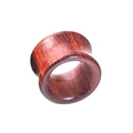 Détail de l'écarteur en bois à double évasement avec grain naturel et surface polie - Style en Bois Massif Poli / 8mm