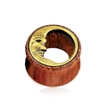 Détail d'un écarteur en bois avec relief de visage de lune en bronze vintage - Style Bois Incrusté Visage Croissant de Lune / 8mm