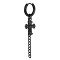 Dettaglio dell'orecchino punk nero in acciaio inox con croce, catena e finitura opaca - Black Embossed Pattern Cross Chain Earring