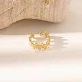 Detailansicht der goldene Perlenstruktur des verstellbaren Ringes im französischen Vintage Stil - Perlenbesetzter Runder Stil (JZ055)