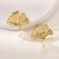 Eleganti orecchini a lobo foglia di ginkgo oro 18K con pendenti in perla bianca - Stile Foglia di Ginkgo Perla Bianca (EH500-Bianco) / 18K