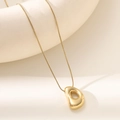 Collana d'oro 18K con pendente a lettera a bolla irregolare su una liscia catena a serpente - Lettera D Stile Bolla (XL152-D)